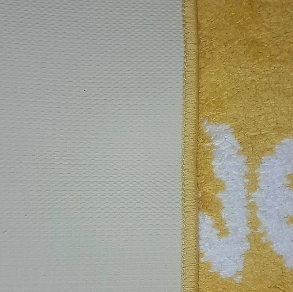 Bright yellow beautiful bath rug - Picture 3 of 3